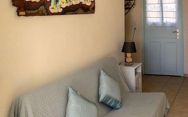 Lunar Santorini Hotel