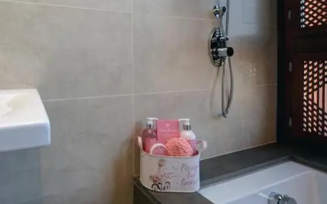 Sotoserena Tropical Flat- sleeps4