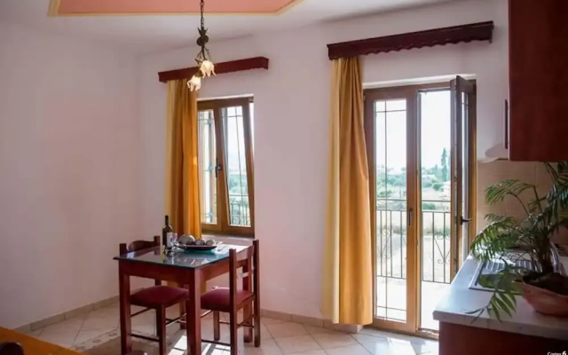 A Spacious and Bright Studio With Balcony No1111