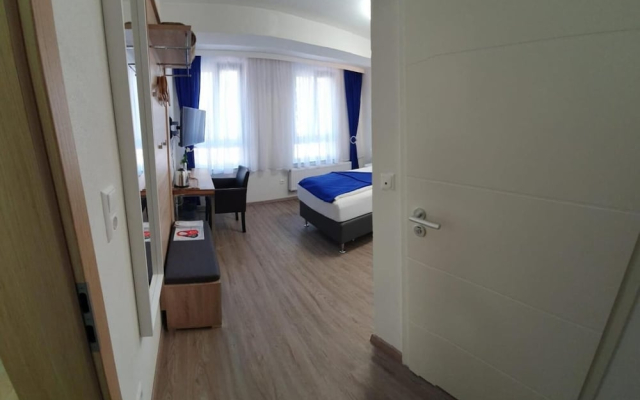 Stadthotel am Adenauerplatz