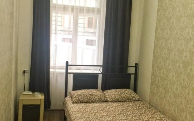 Smart econom for near Opera