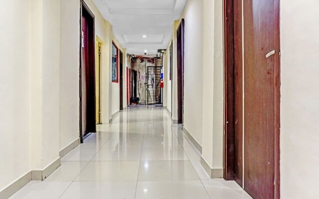 Super OYO 90692 Point Hostel