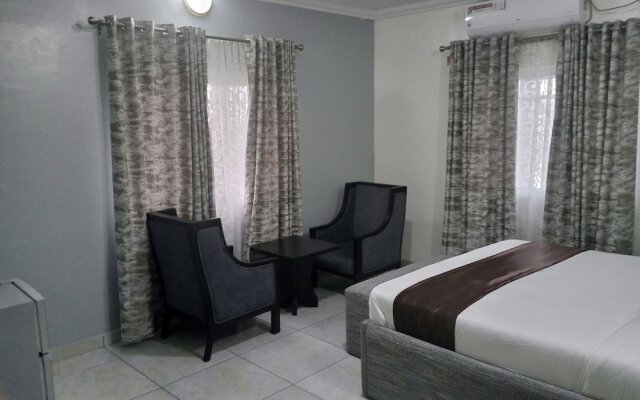 Blooms Spot Hotel and Apartment