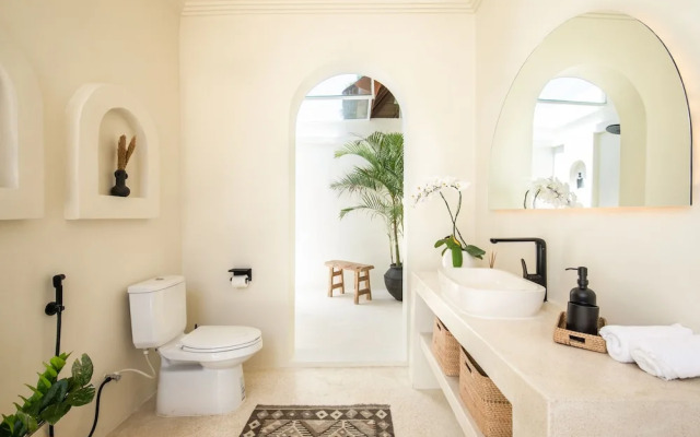 Canggu 400m Tobeach Escape 4br Designer Villa