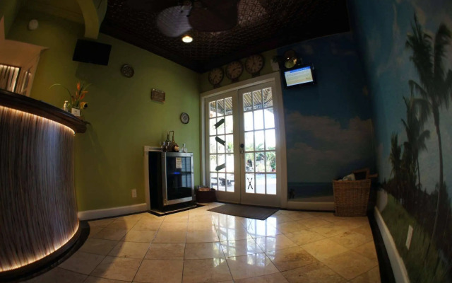 Seascape Tropical Inn - Adult Exclusive