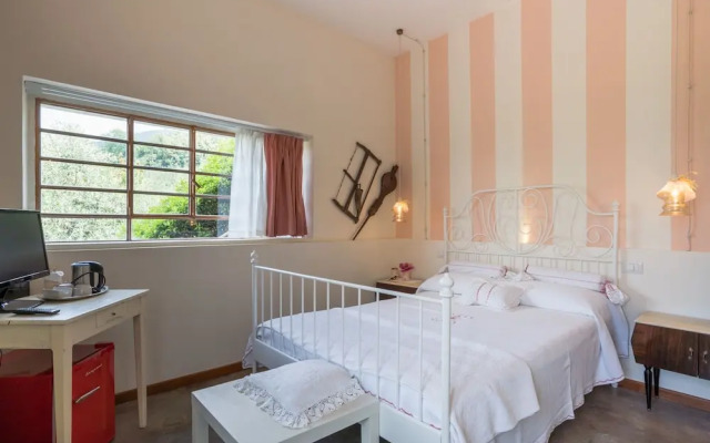 Podere Rosso Baccarà - Bed & Breakfast
