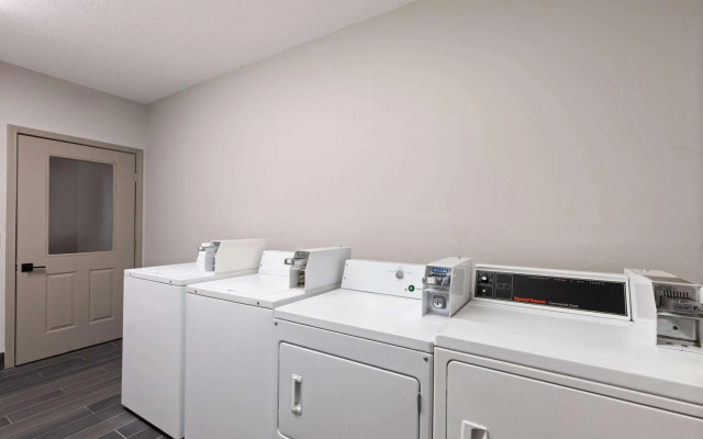 Ramada by Wyndham Studio Suites Dothan