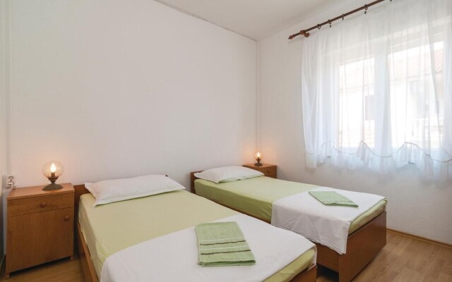Beautiful Apartment in Supetar With 2 Bedrooms and Wifi