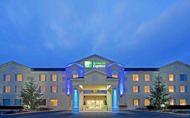 Holiday Inn Express And Suites Reading, an IHG Hotel