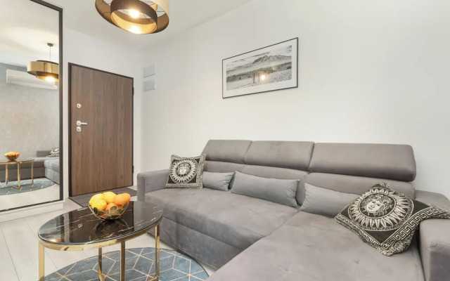 Apartport With Port View by Renters