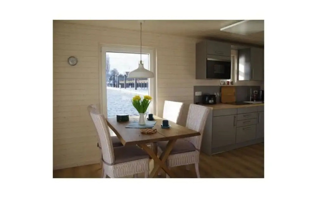 Houseboat Liliput Comfortable Holiday Residence