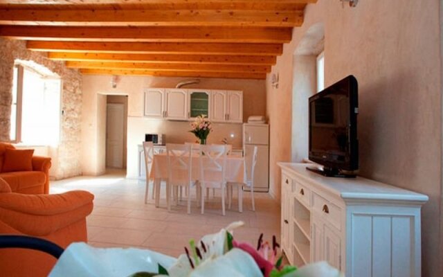 Villa Mama