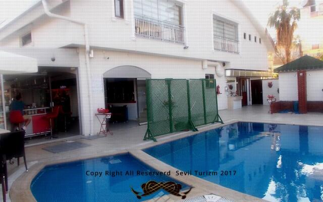 Ceren Family Suit Hotel