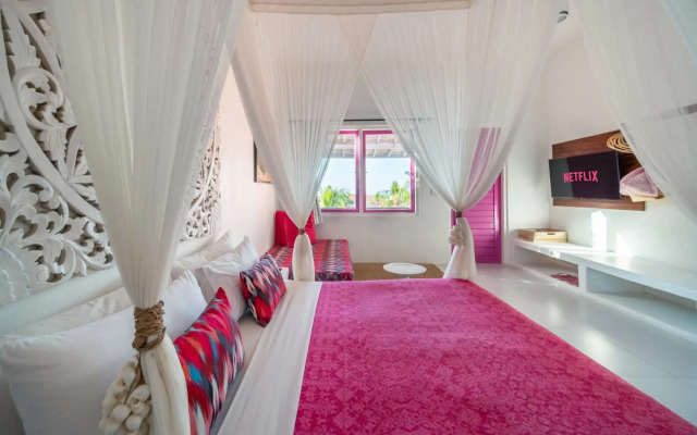 PinkCoco Uluwatu - Constant Surprises & for Cool Adults Only