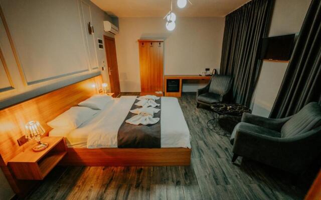 Grand Quars Hotel