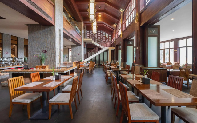 Shixishu Jianguo Yalong Bay Resort Hotel
