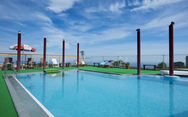 Izukogen Wanwan Paradise Condominium