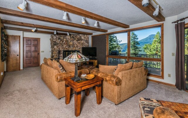 Cedar Lower Luxury Vacation At Windcliff 2 Bedroom Home by RedAwning