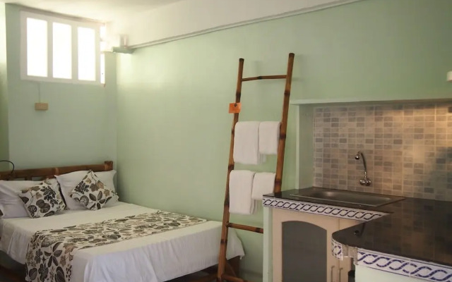 Summer Place Apartments Puerto Galera