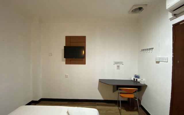 Super OYO 89847 Switz Paradise Hotel