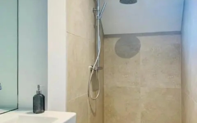 The Green House Lodge