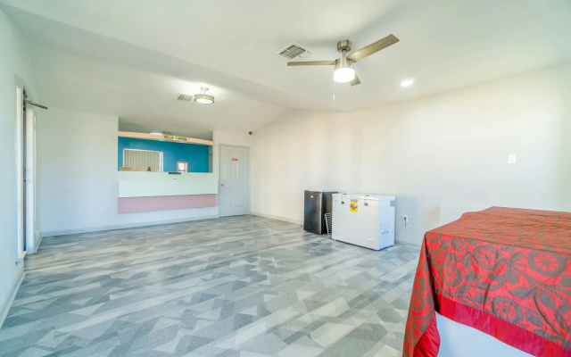 Pleasanton Executive Inn By OYO