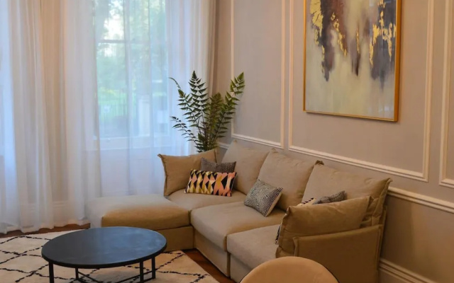Stunning 2 Bedroom Apartment in London's Chelsea