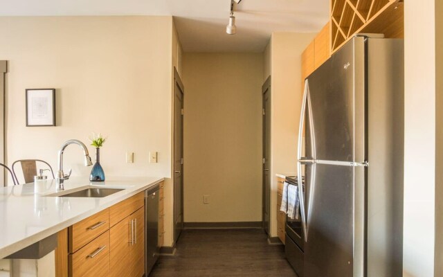 FRONTDESK Cedar Flats Apts Uptown Charlotte