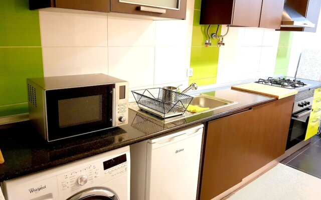 Apartment With 2 Bedrooms in Almada, With Furnished Terrace and Wifi -