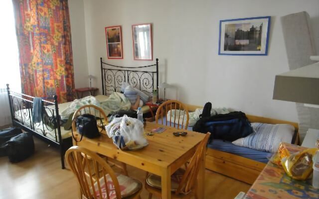 Ron's Rainbow Guest House