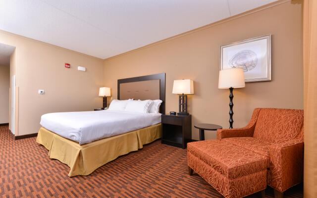 Holiday Inn Express Breezewood by IHG