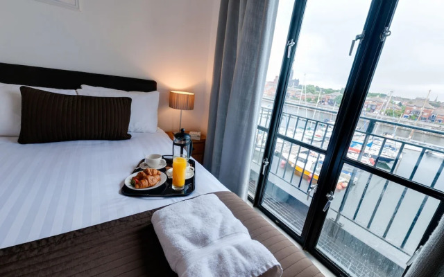 Base Serviced Apartments - The Docks