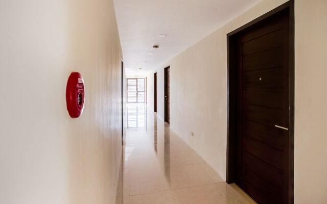 Oyo 403 Maplewave Hotel