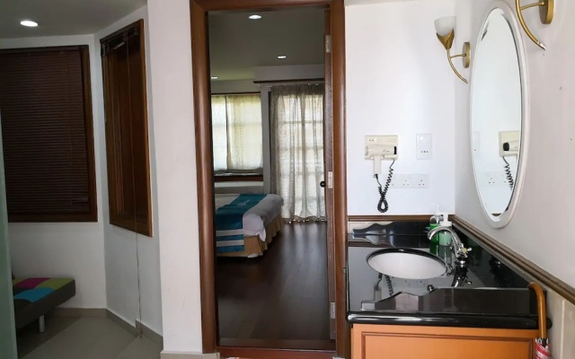 Alpine LXPD Water Chalet – Guest Rooms – Port Dickson