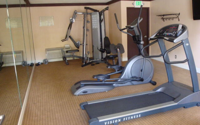 Ramada West Sacramento Hotel and Suites