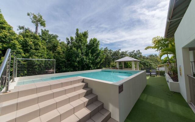 Alpha 8 on Waterson - Airlie Beach