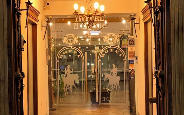 Hotel & Suites El Quijote