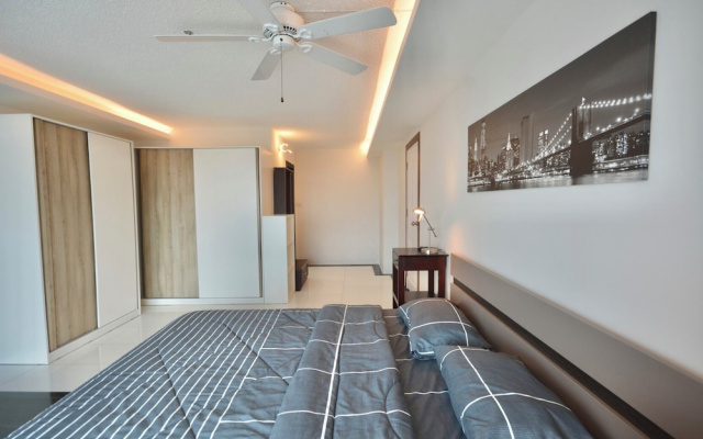 One-bedroom Sea-view Condo, 17th Floor Angket, Jomtien