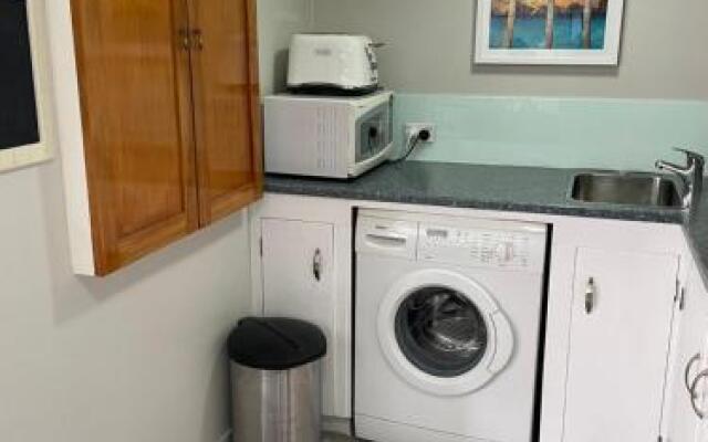 Whitby Studio - Mairangi Bay Beach