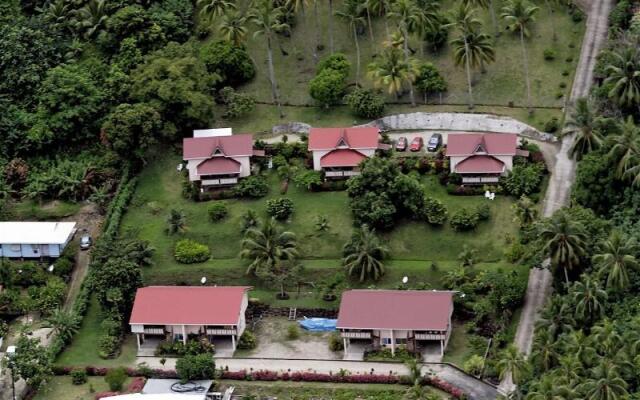 Bora Bora Holiday's Lodge and Villa