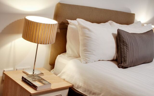 Base Serviced Apartments - Cumberland Apartments