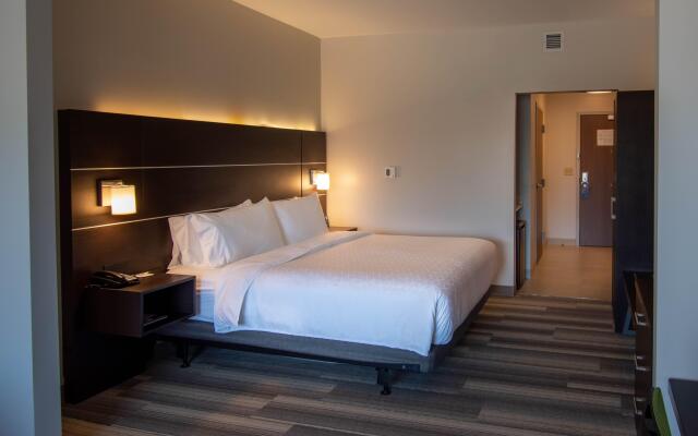 Holiday Inn Express & Suites Tonawanda - Buffalo Area, an IHG Hotel