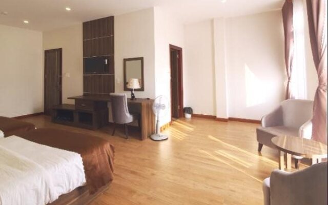 Golden Pine 3 Hotel