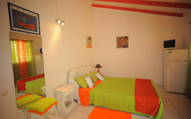 Au Domaine Des Bougainvilliers