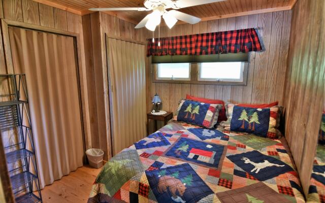 Butler's Bay Teal Lake 4 Bedroom Hotel Room by Redawning