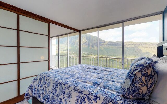 Makaha Valley Towers