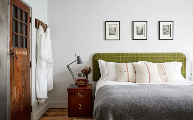 Artist Residence London