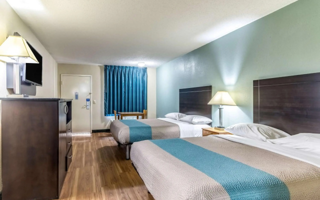 Motel 6 Kenly, NC