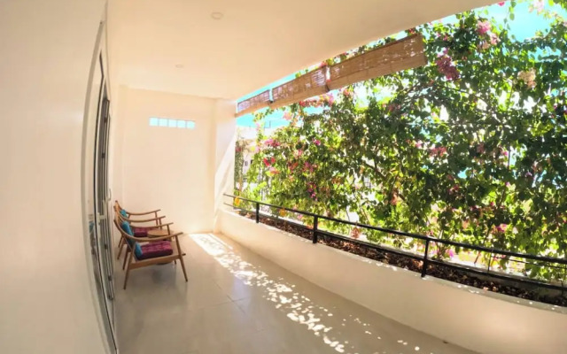 Divers Lodge Plumeria