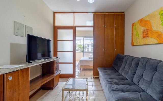 Apt c/ Varanda in Condominio Pe na Areia Iho127